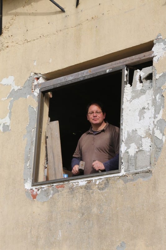 Rodolpho zelf actief bij de bouw voor het projekt