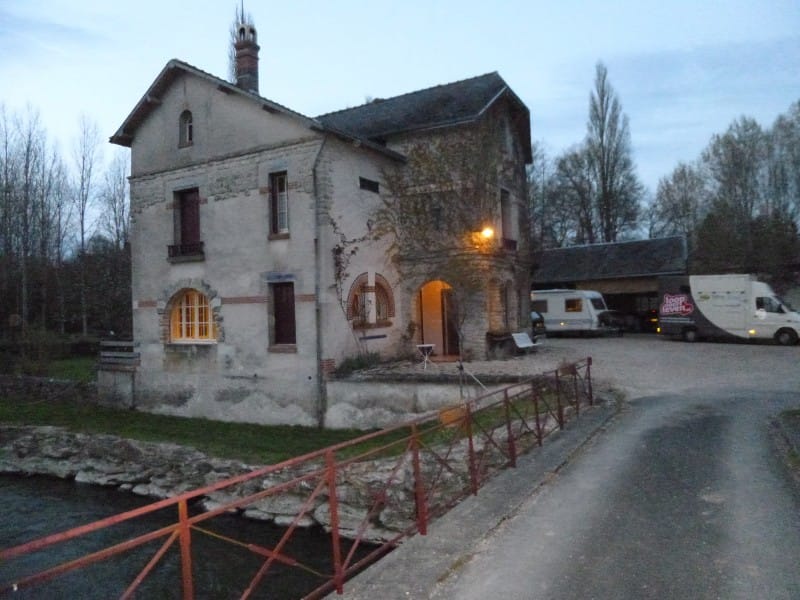 Idyllisch plekje bij Loches, wat een plek om te mogen overnachten (en te douchen, eten, ontspannen etc,. etc.)